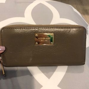 Michael Kors zipper wallet